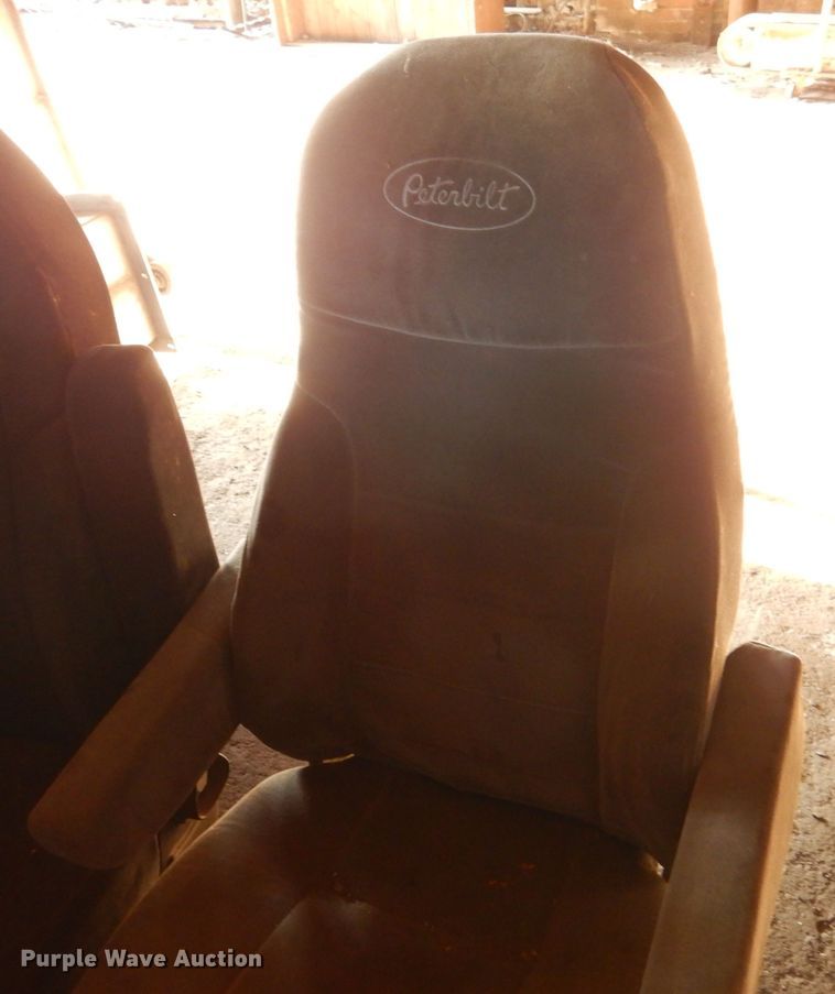 image for item DL2774 (9) air ride seats
