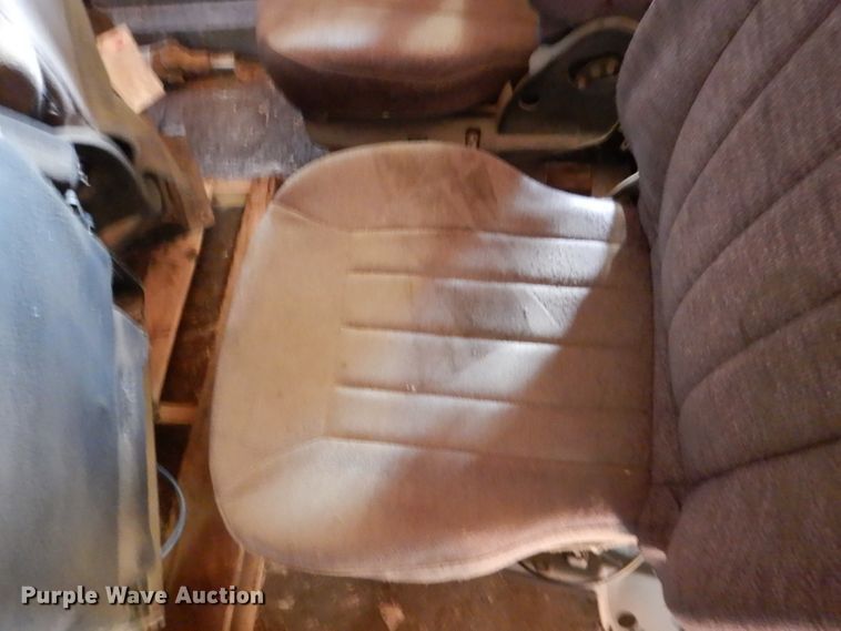 image for item DL2774 (9) air ride seats