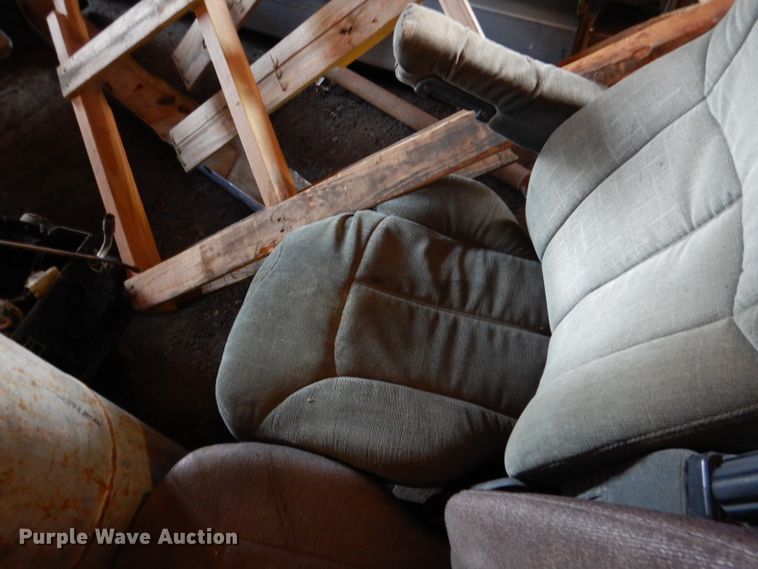 image for item DL2774 (9) air ride seats