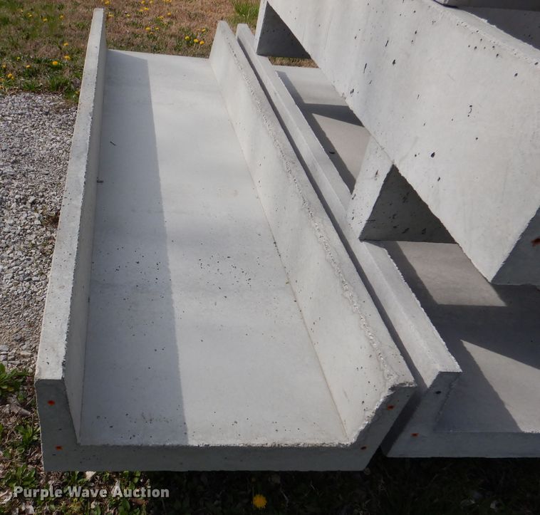 image for item DL2776 (10) concrete feed bunks