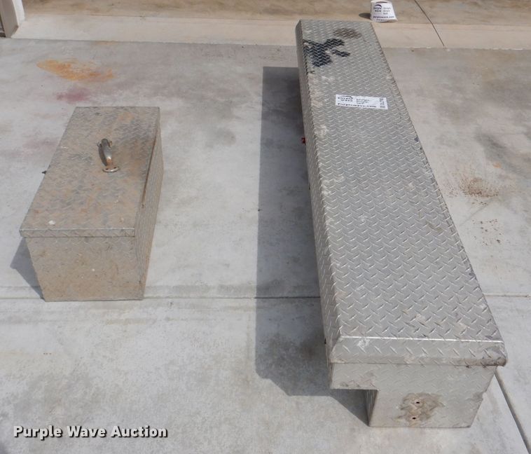 image for item DL2780 (2) toolboxes