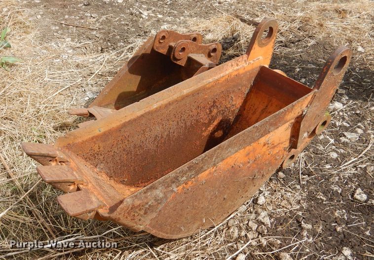 image for item DL2782 (2) backhoe buckets