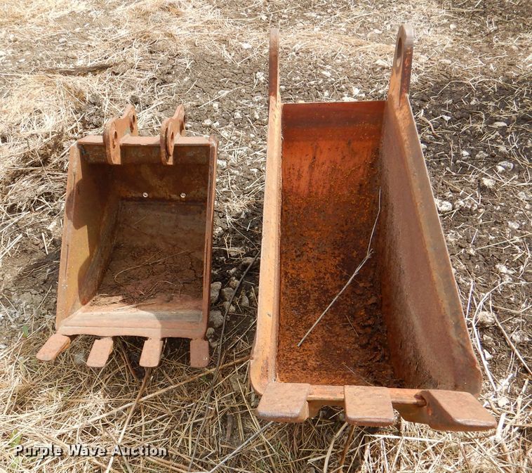 image for item DL2782 (2) backhoe buckets