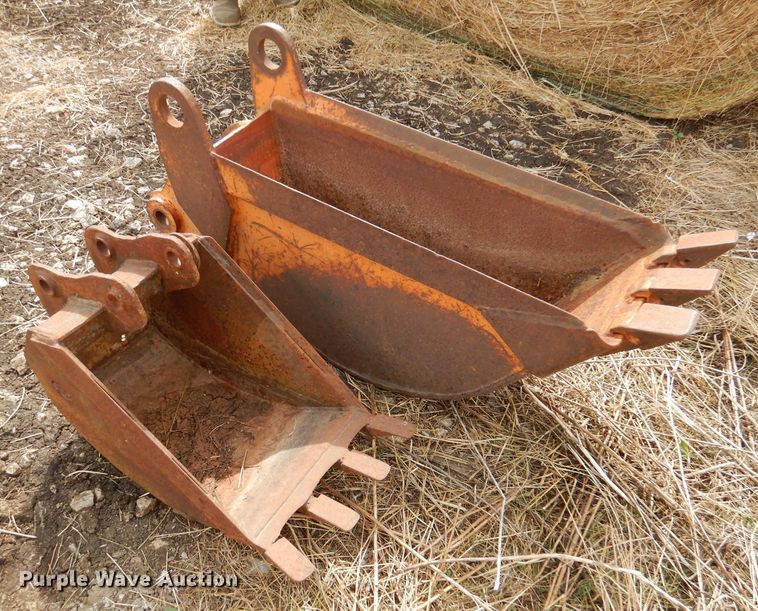 image for item DL2782 (2) backhoe buckets