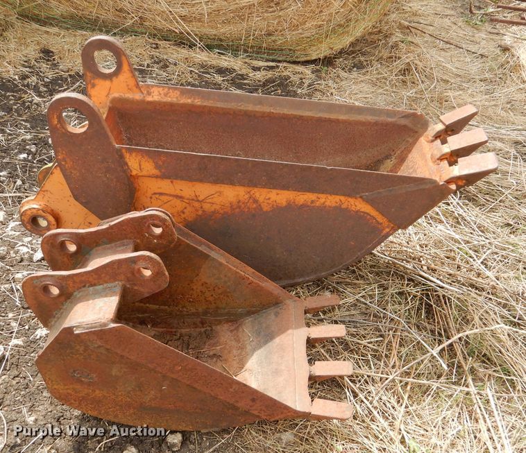 image for item DL2782 (2) backhoe buckets