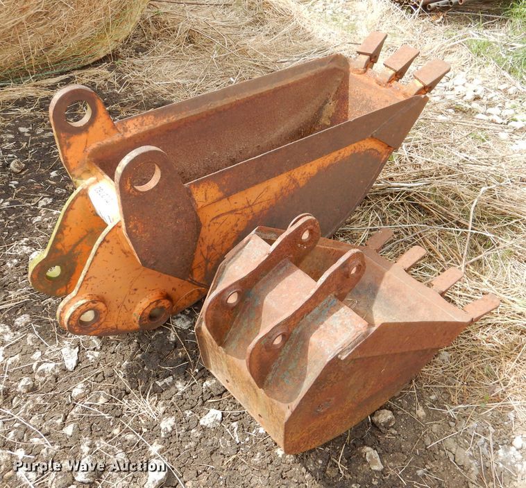 image for item DL2782 (2) backhoe buckets