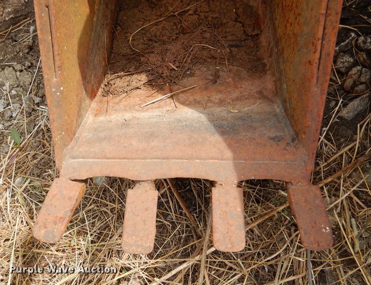 image for item DL2782 (2) backhoe buckets