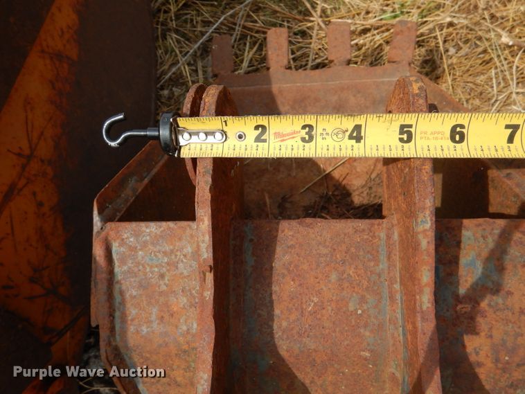 image for item DL2782 (2) backhoe buckets