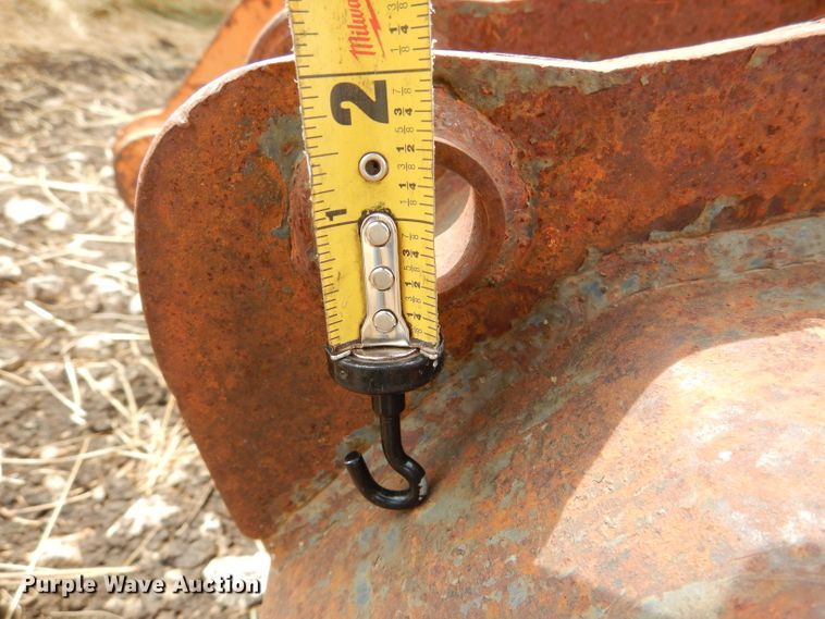 image for item DL2782 (2) backhoe buckets