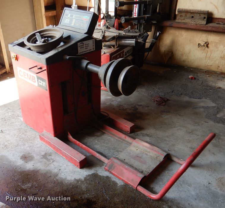 image for item DL2837 Cemb C211  tire balancer