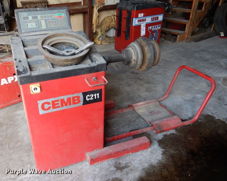 image for item DL2837 Cemb C211  tire balancer