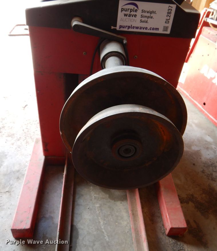 image for item DL2837 Cemb C211  tire balancer