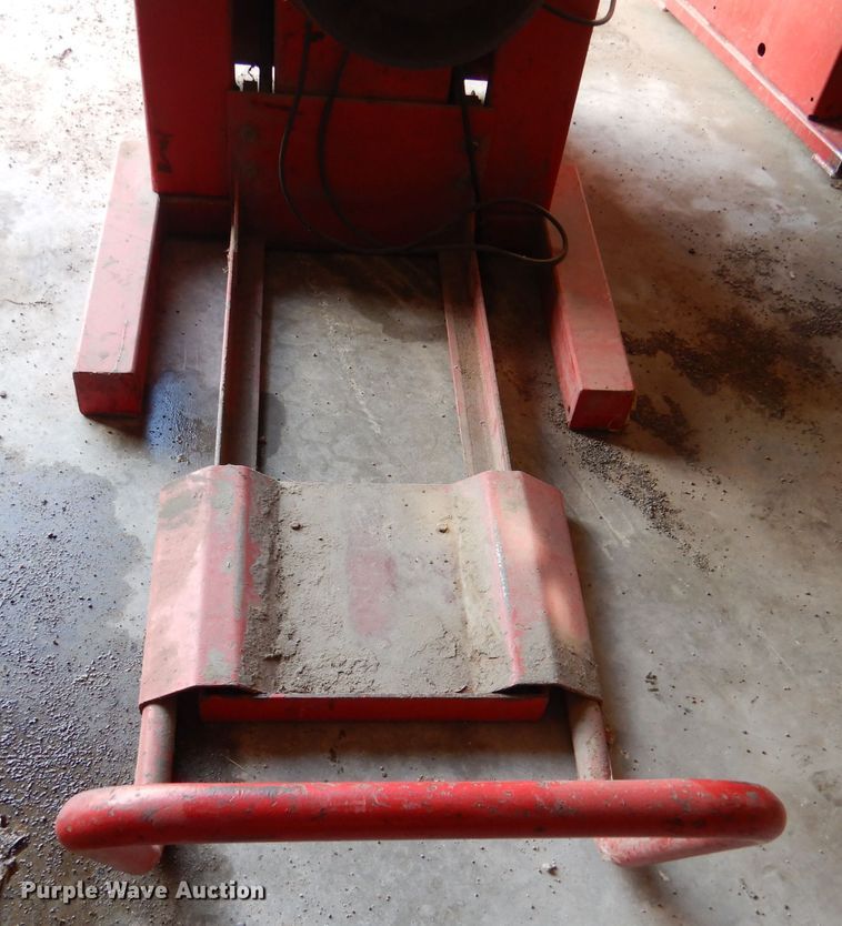 image for item DL2837 Cemb C211  tire balancer