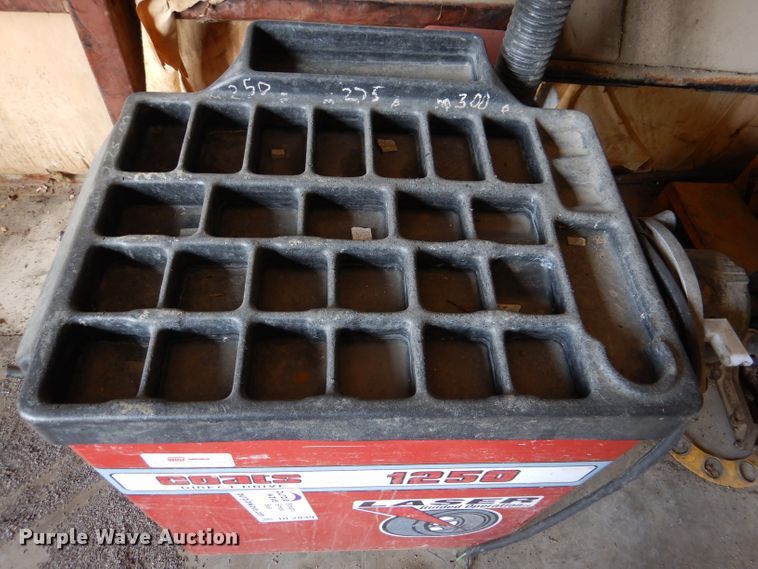 image for item DL2839 Coats 1250  tire balancer