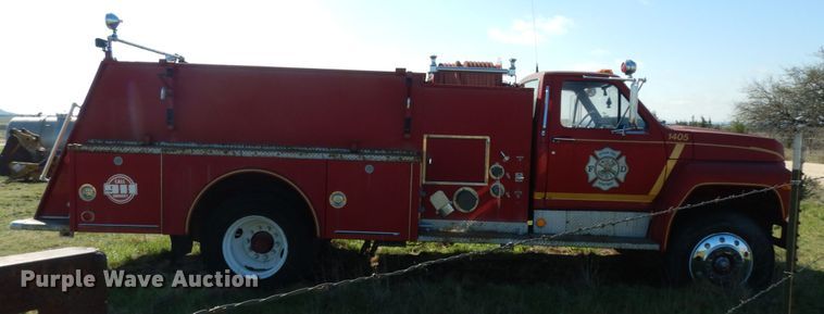 image for item DM2890 1985 Ford F800  pumper fire truck