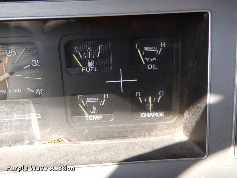 image for item DM2890 1985 Ford F800  pumper fire truck