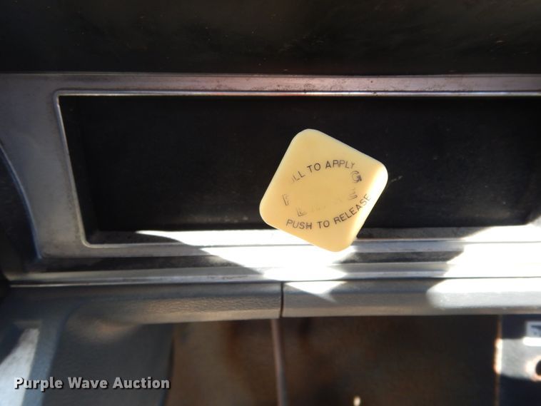 image for item DM2890 1985 Ford F800  pumper fire truck