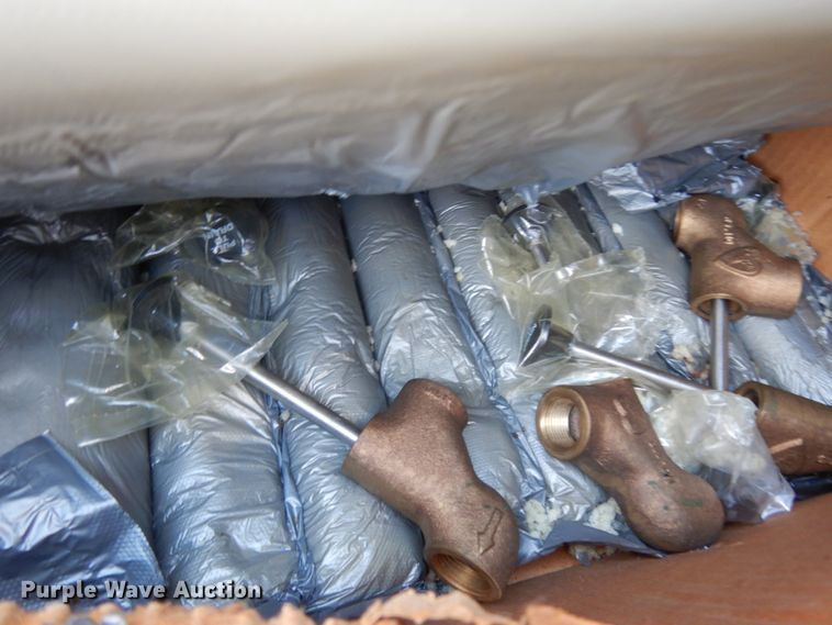 image for item DM2890 1985 Ford F800  pumper fire truck