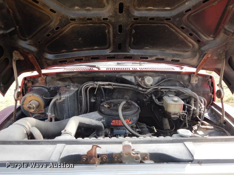 image for item DM2890 1985 Ford F800  pumper fire truck