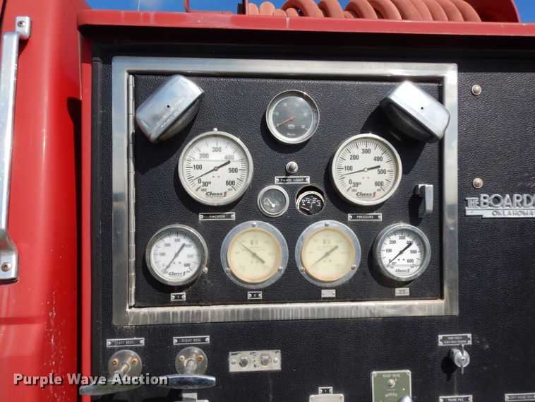 image for item DM2890 1985 Ford F800  pumper fire truck