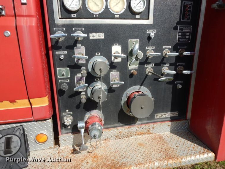 image for item DM2890 1985 Ford F800  pumper fire truck