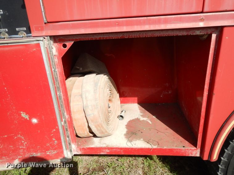 image for item DM2890 1985 Ford F800  pumper fire truck