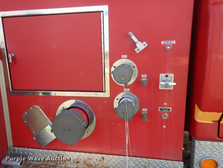 image for item DM2890 1985 Ford F800  pumper fire truck