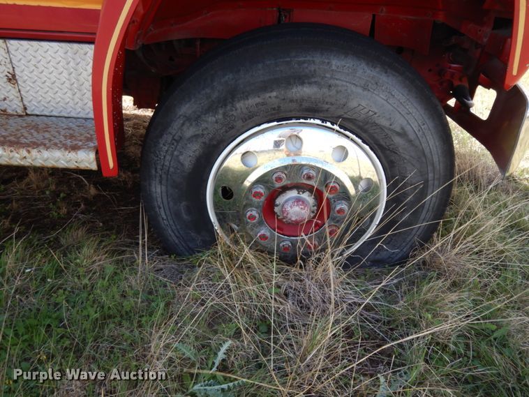 image for item DM2890 1985 Ford F800  pumper fire truck