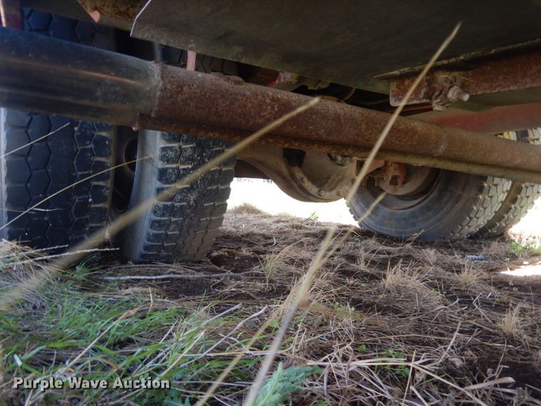 image for item DM2890 1985 Ford F800  pumper fire truck