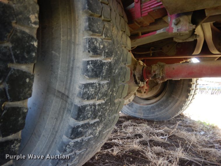 image for item DM2890 1985 Ford F800  pumper fire truck