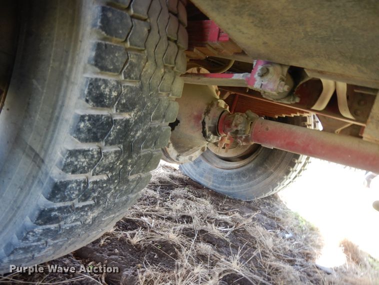 image for item DM2890 1985 Ford F800  pumper fire truck