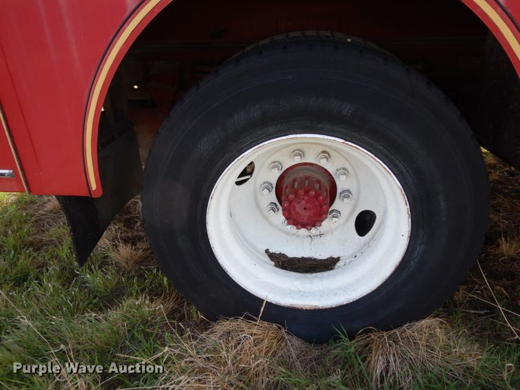 image for item DM2890 1985 Ford F800  pumper fire truck