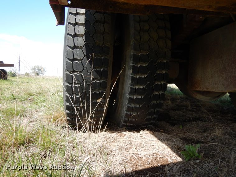 image for item DM2890 1985 Ford F800  pumper fire truck