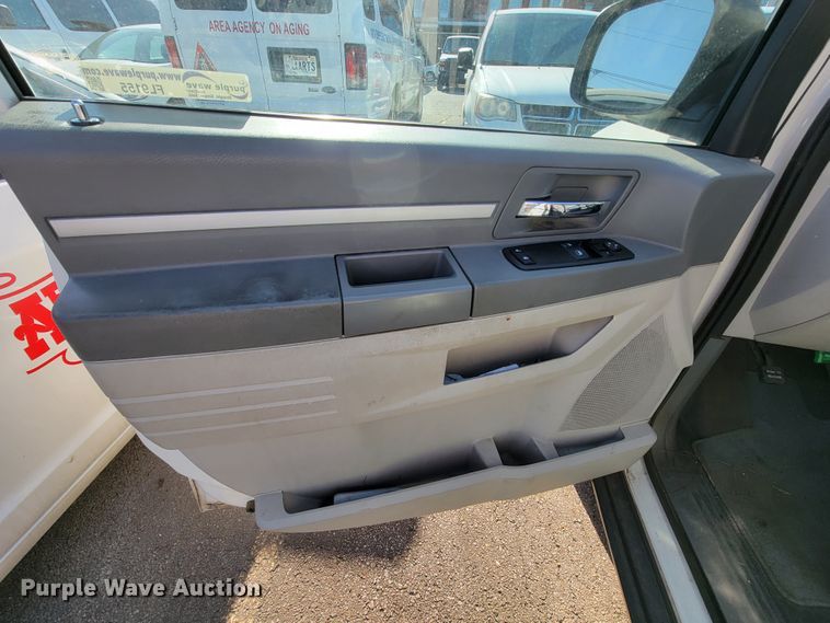 image for item FL9155 2010 Dodge Grand Caravan  van