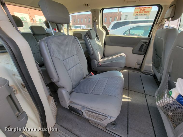 image for item FL9155 2010 Dodge Grand Caravan  van