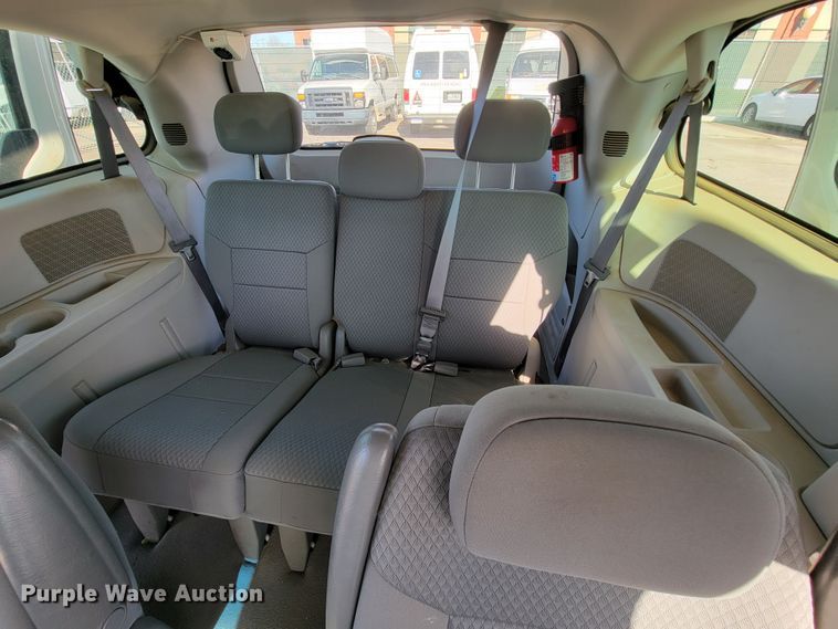 image for item FL9155 2010 Dodge Grand Caravan  van