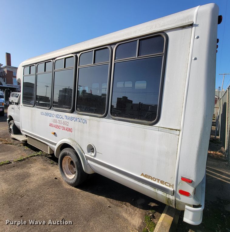image for item FL9158 2008 Ford E450  shuttle bus