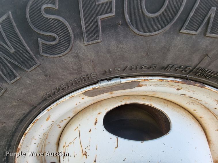 image for item FL9158 2008 Ford E450  shuttle bus