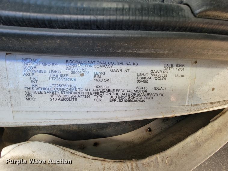 image for item FL9159 2005 Ford E350 Super Duty  shuttle bus