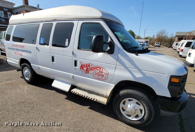 image for item FL9160 2011 Ford E350 Super Duty  handicap accessible van
