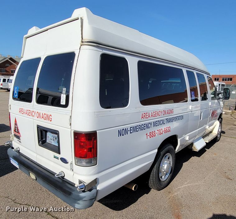 image for item FL9160 2011 Ford E350 Super Duty  handicap accessible van