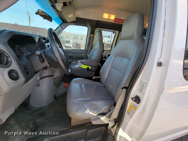 image for item FL9160 2011 Ford E350 Super Duty  handicap accessible van