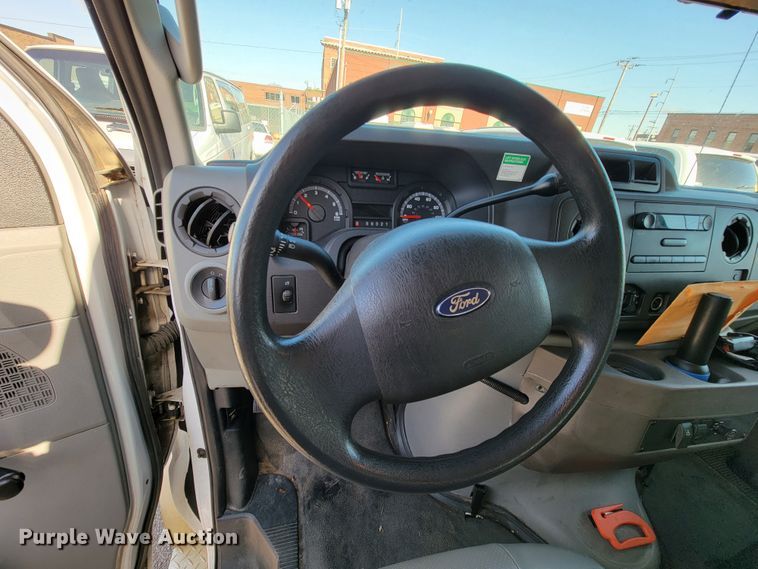 image for item FL9160 2011 Ford E350 Super Duty  handicap accessible van