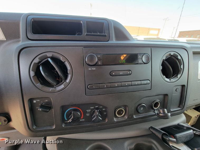 image for item FL9160 2011 Ford E350 Super Duty  handicap accessible van