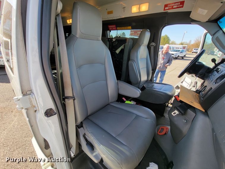 image for item FL9160 2011 Ford E350 Super Duty  handicap accessible van