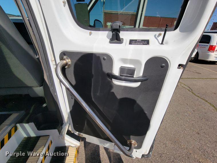 image for item FL9160 2011 Ford E350 Super Duty  handicap accessible van