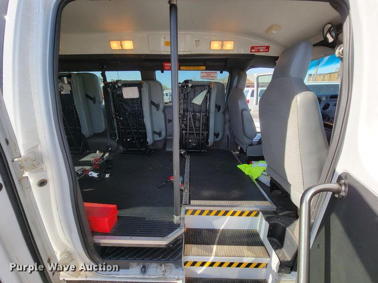 image for item FL9160 2011 Ford E350 Super Duty  handicap accessible van