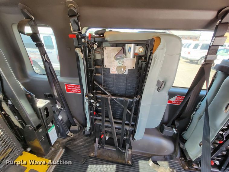 image for item FL9160 2011 Ford E350 Super Duty  handicap accessible van