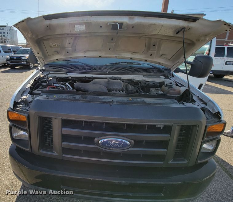 image for item FL9160 2011 Ford E350 Super Duty  handicap accessible van