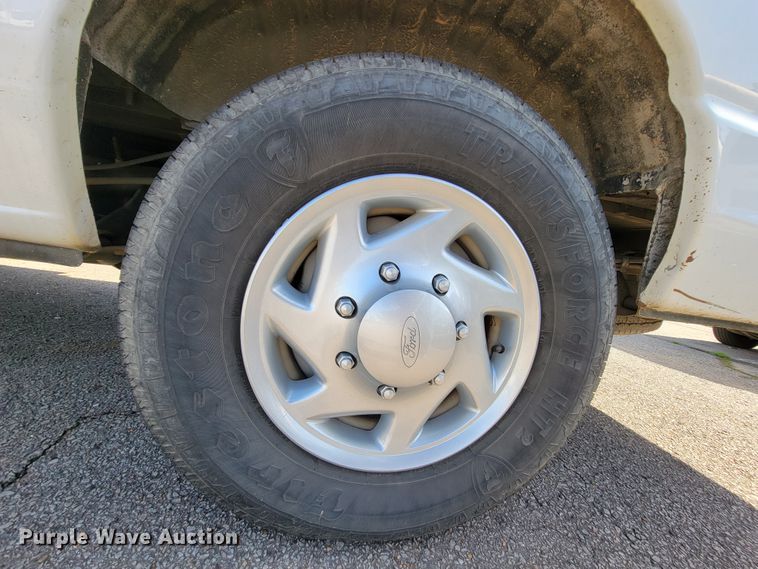 image for item FL9160 2011 Ford E350 Super Duty  handicap accessible van